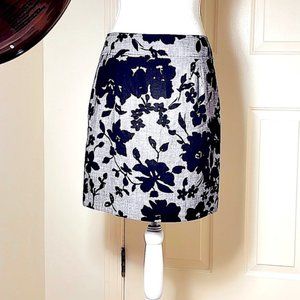 Ann Taylor Gray/Black Floral Skirt - Size 6